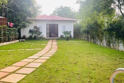 NH Farmhouse @Shamshabad -Pool, BBQ, Box cricket