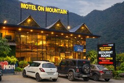 Motel On Mountain (50 Metre Walk From Maa Dhari Devi Temple Gate)