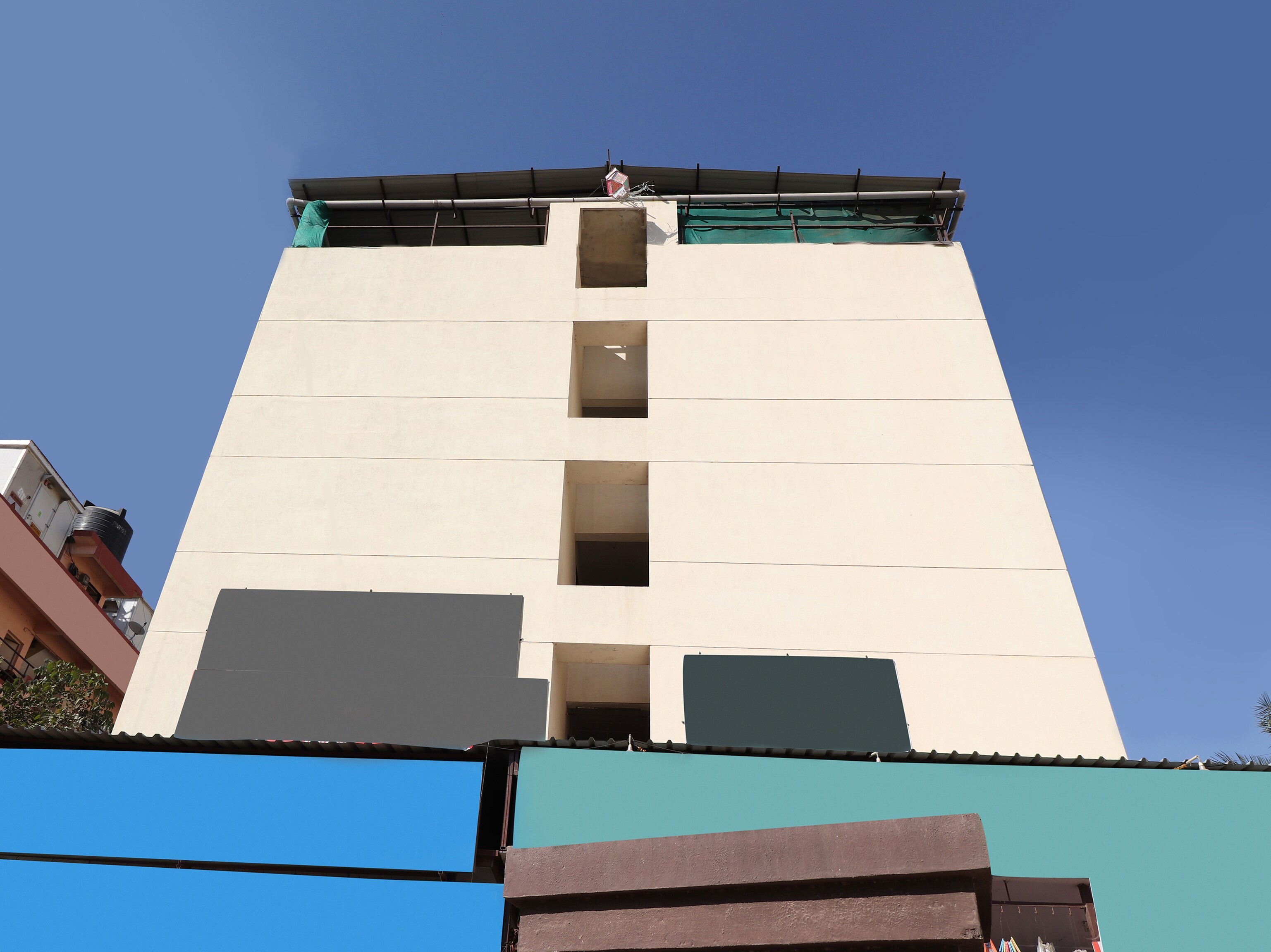 Eon The EcoTEL - Tap to explore photos