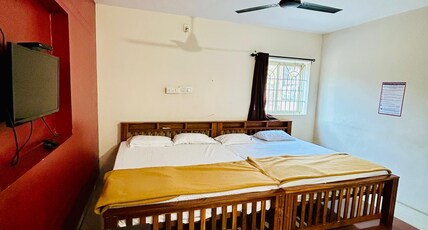 Bhairavi Homestay Room Type - AC Family Room