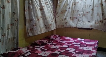 Sagar Guest House Room Type - deluxe room