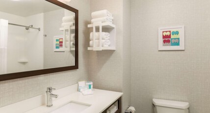 Hampton Inn & Suites Pittsburgh-Downtown Room Type - 2 QNS STUDIO STE NONSMOK