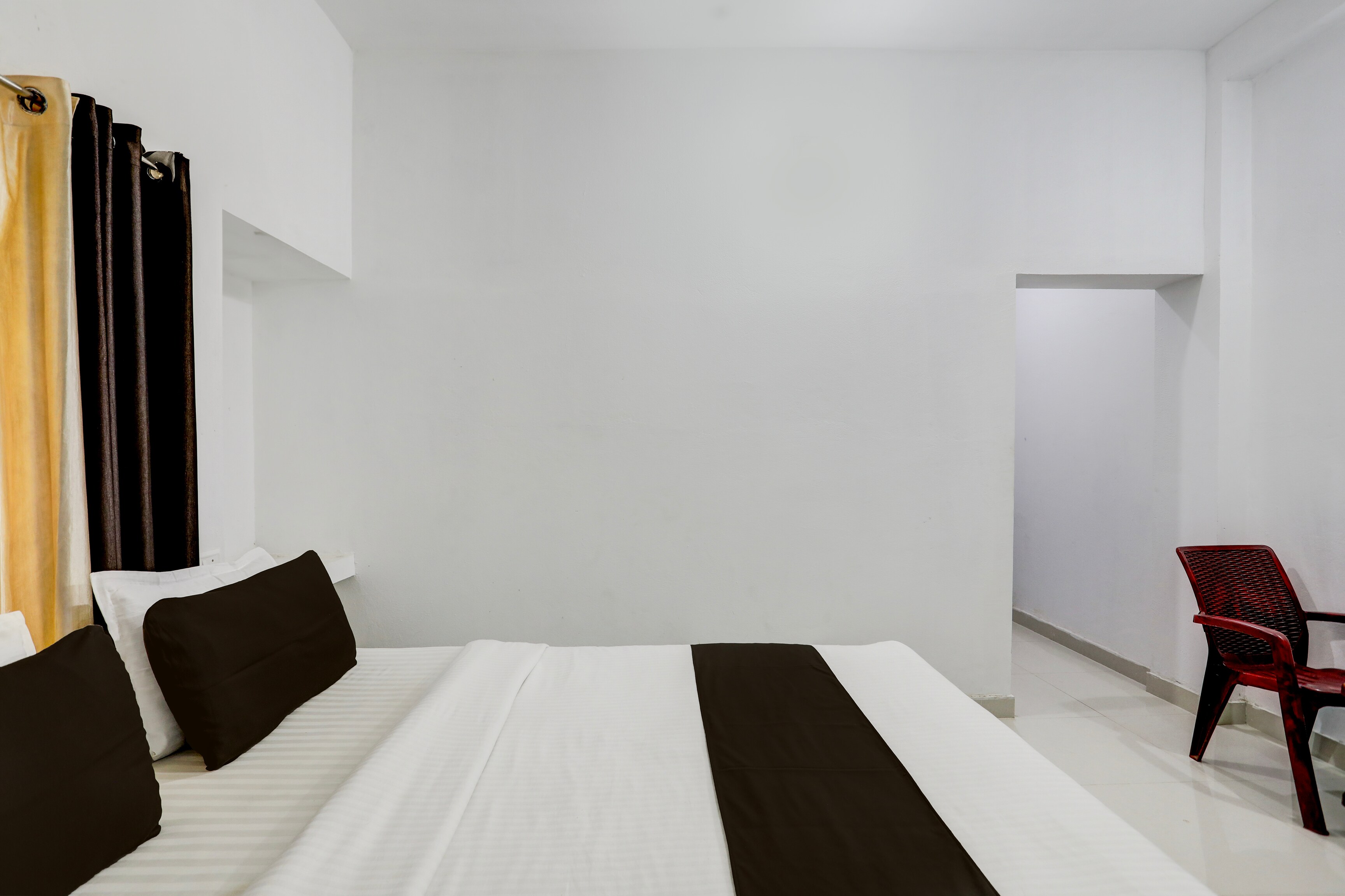 Hotel O Taaj Inn Guest House - Tap to explore photos