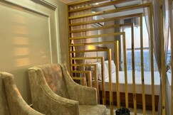Antique royal suite