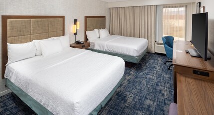 Hampton Inn and Suites Asheville I-26 Room Type - 2 QNS HEARING ACC NOSMOK
