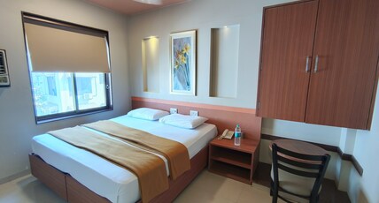 Sai Palace Express Room Type - Deluxe Non AC