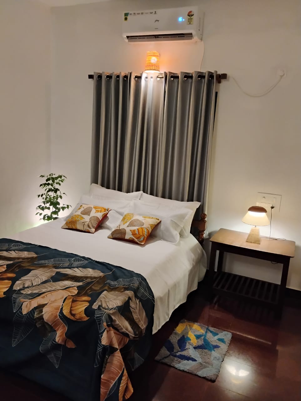 Blue Cove - Tap to explore photos