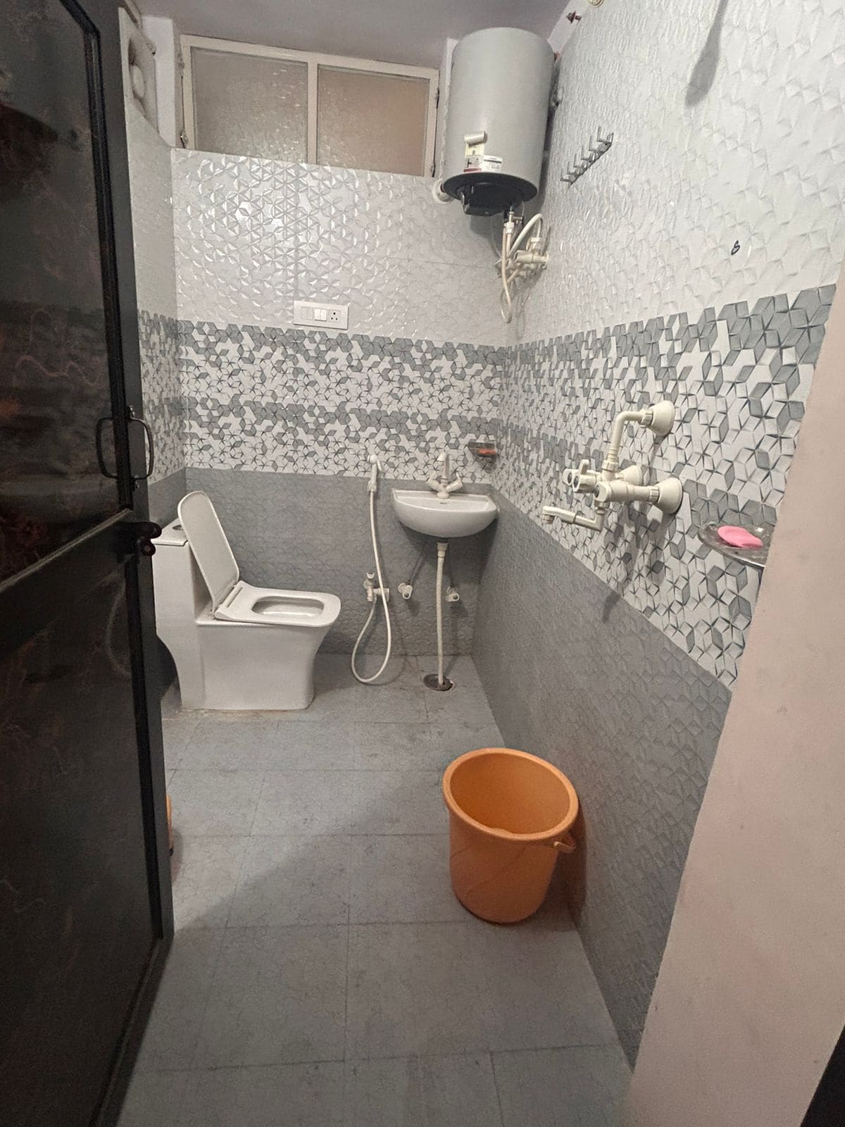 saket Guest house - Tap to explore photos