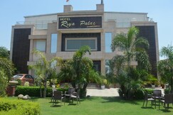 Hotel Riya Palace
