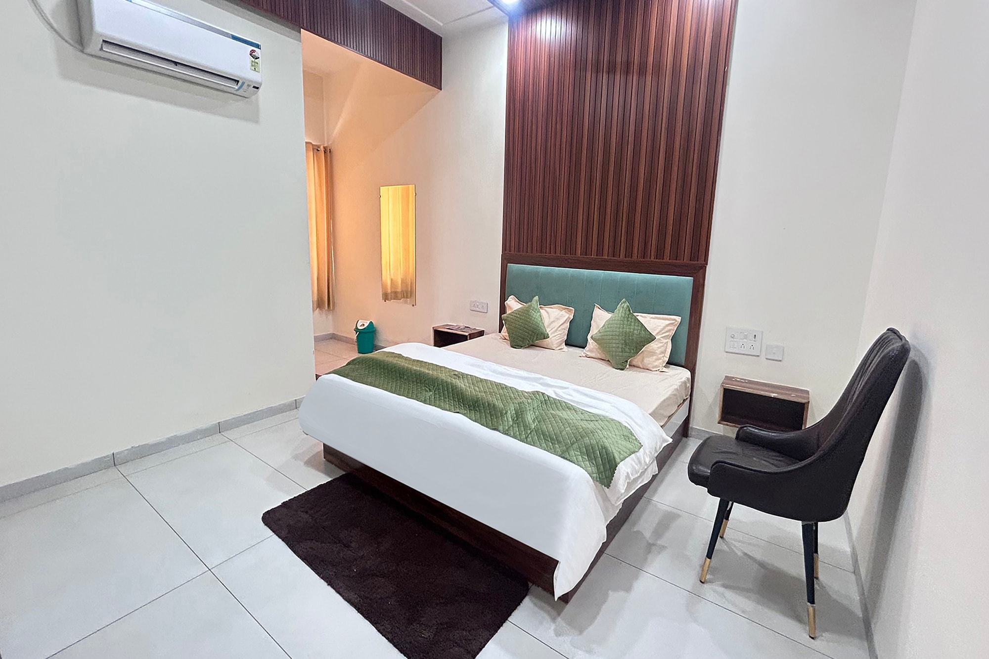 FabHotel Prime Shri Shyam Ananda Palace - Nr Toran Dwar - Tap to explore photos