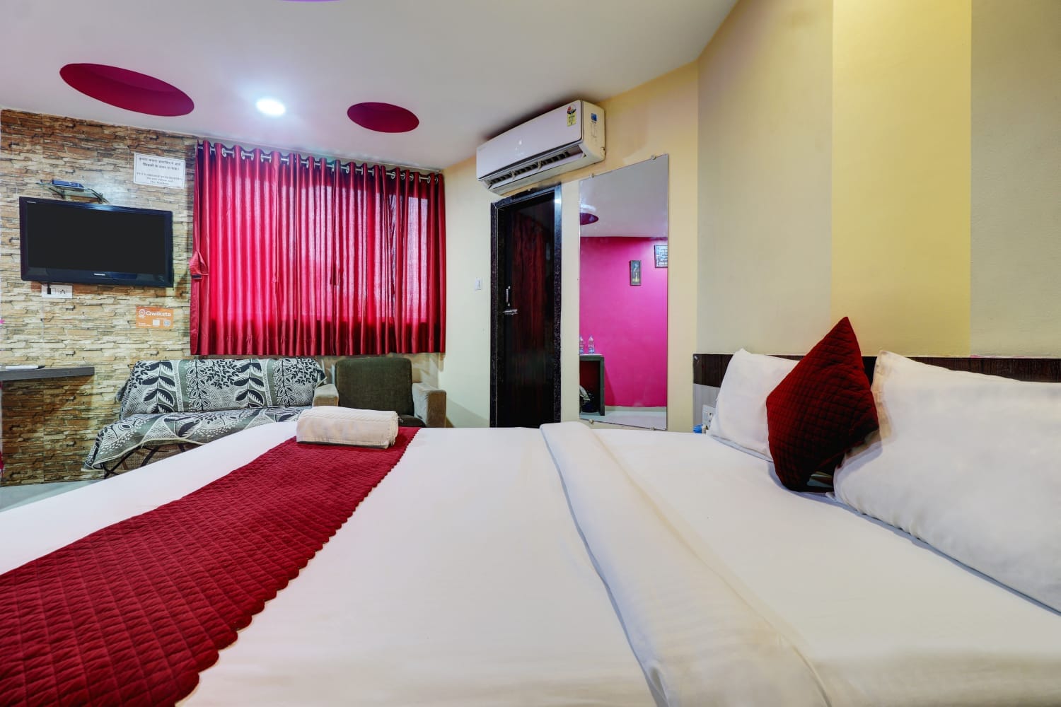 Hotel Icon - Tap to explore photos