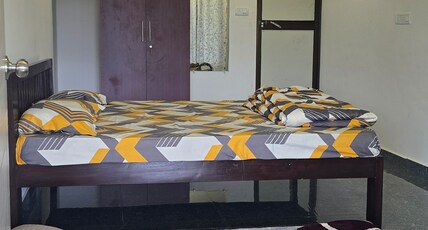 Raj Farm And Resort Room Type - Garden View with king size bed