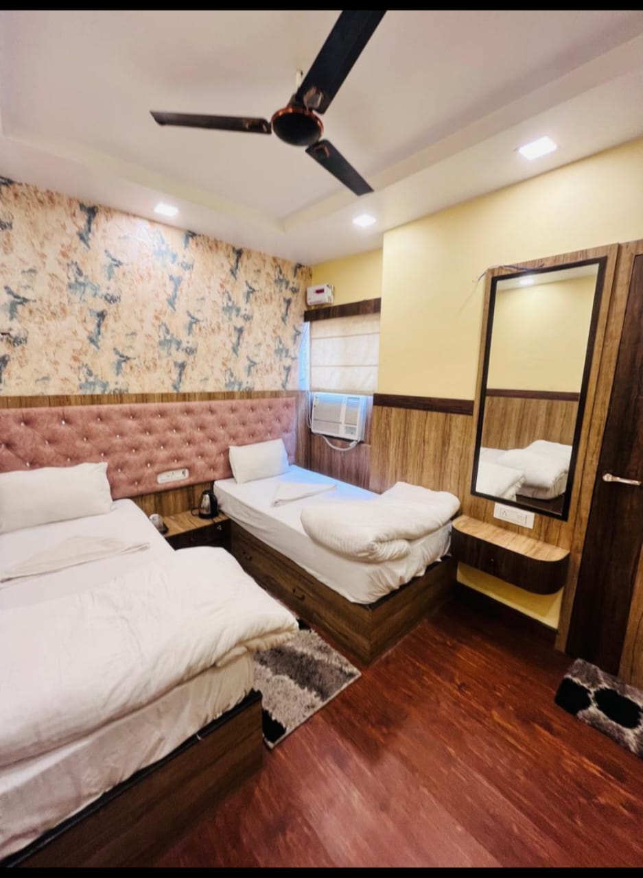 KS PAYING GUEST HOUSE - Tap to explore photos