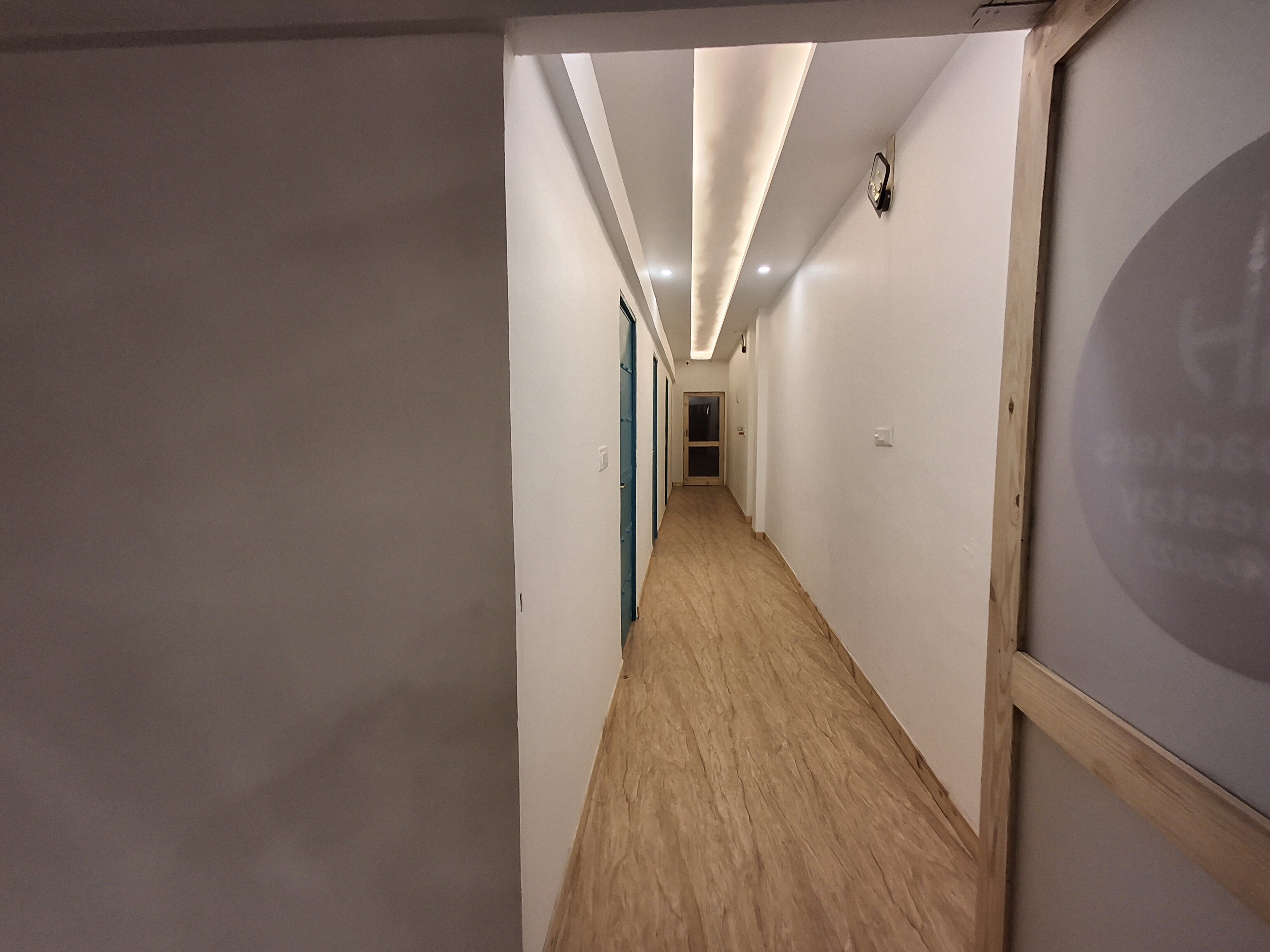 Backpackers Homestay - 200 Mtrs from IT Park - Tap to explore photos
