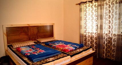 Spiti Valley Home Stay Room Type - Cozy Queen Room