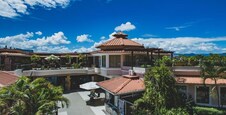 Aanari Hotel & Spa