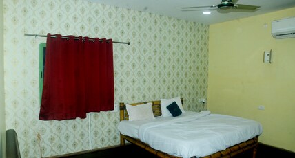 Jungle Safari Resort Room Type - Deluxe room