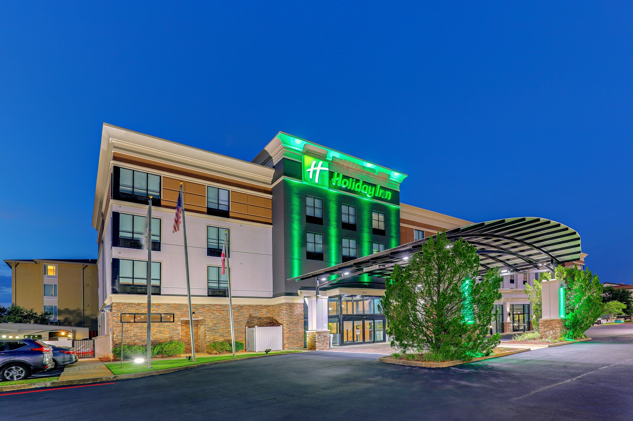 Holiday Inn MOBILE - AIRPORT - Tap to explore photos