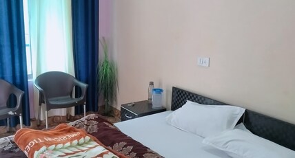 Nanda Devi Home Stay Room Type - Super Deluxe 