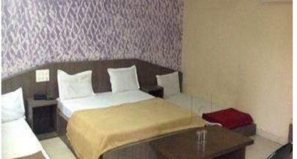 HOTEL MAAN RESIDENCY Room Type - A/C ROOM