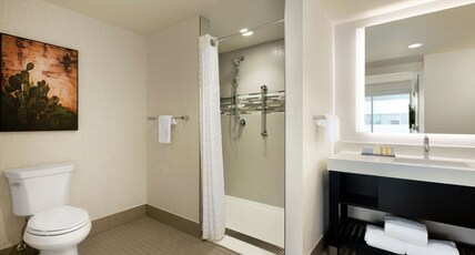 Embassy Suites by Hilton San Antonio Landmark Room Type - 2 QN MOB HR ACC RI-S STE