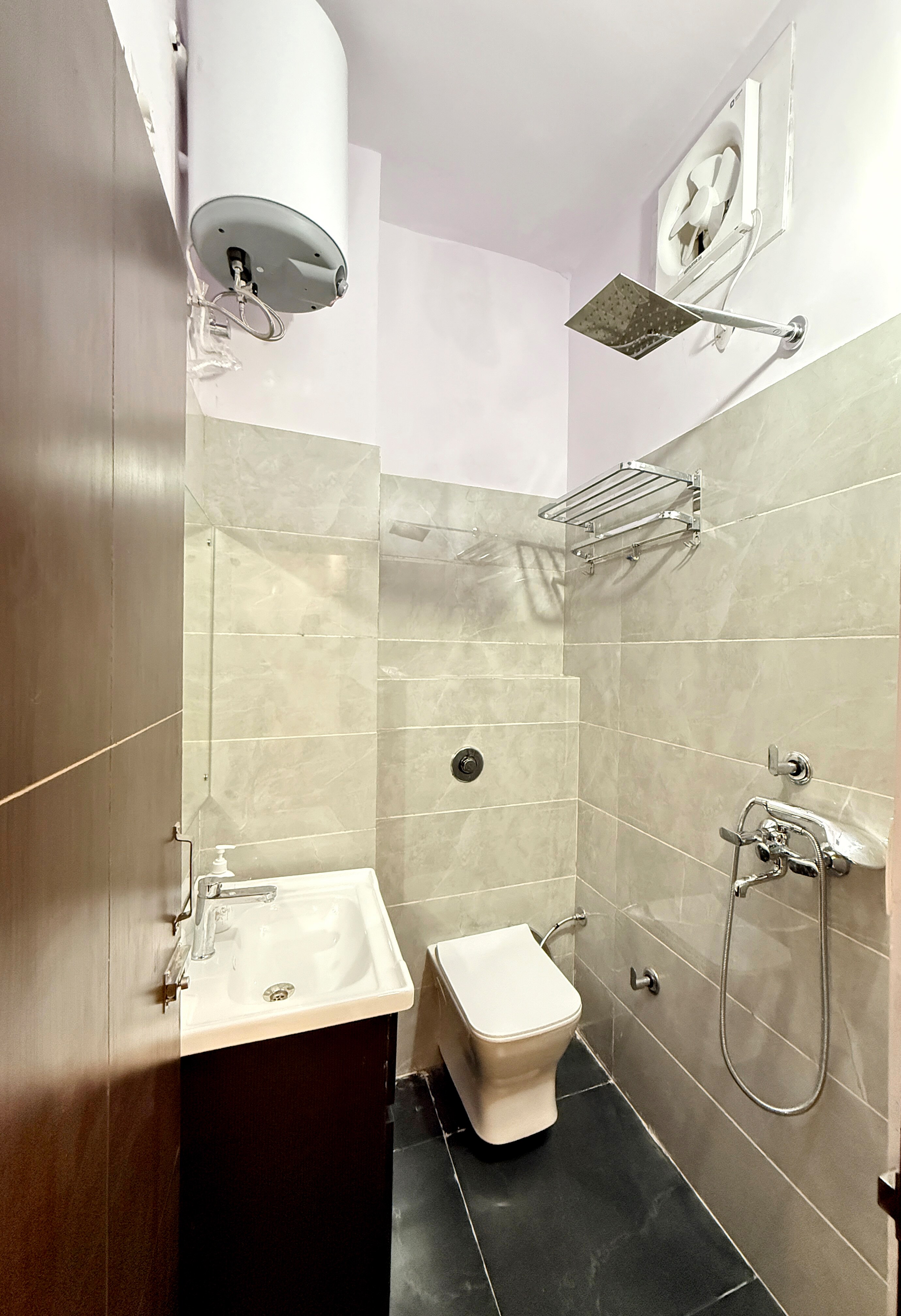 Hotel Sai Inn - Tap to explore photos