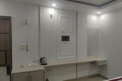 Hotel Surya Plaza