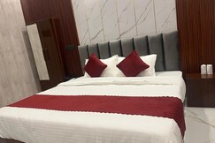 Sri Viswanath Retreat near Kashi Viswanath mandir