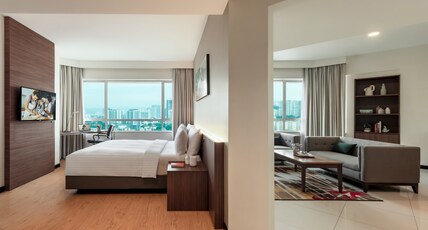 Oakwood Hotel & Residence Kuala Lumpur Room Type - 1 Bedroom Deluxe Corner
