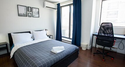 Samesun Toronto Hostel Room Type - Private Room with Balcony