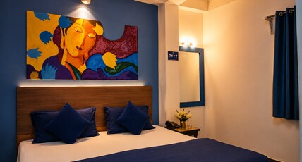 Nayee Haveli by Venice View| Lake view hostel. Room Type - Standard Non AC Room