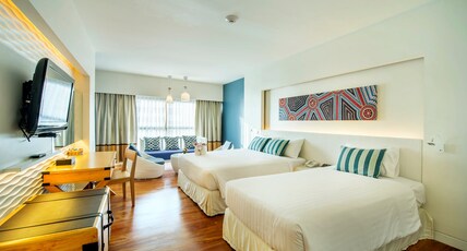 Jomtien Palm Beach Room Type - Triple Deluxe Main Wing