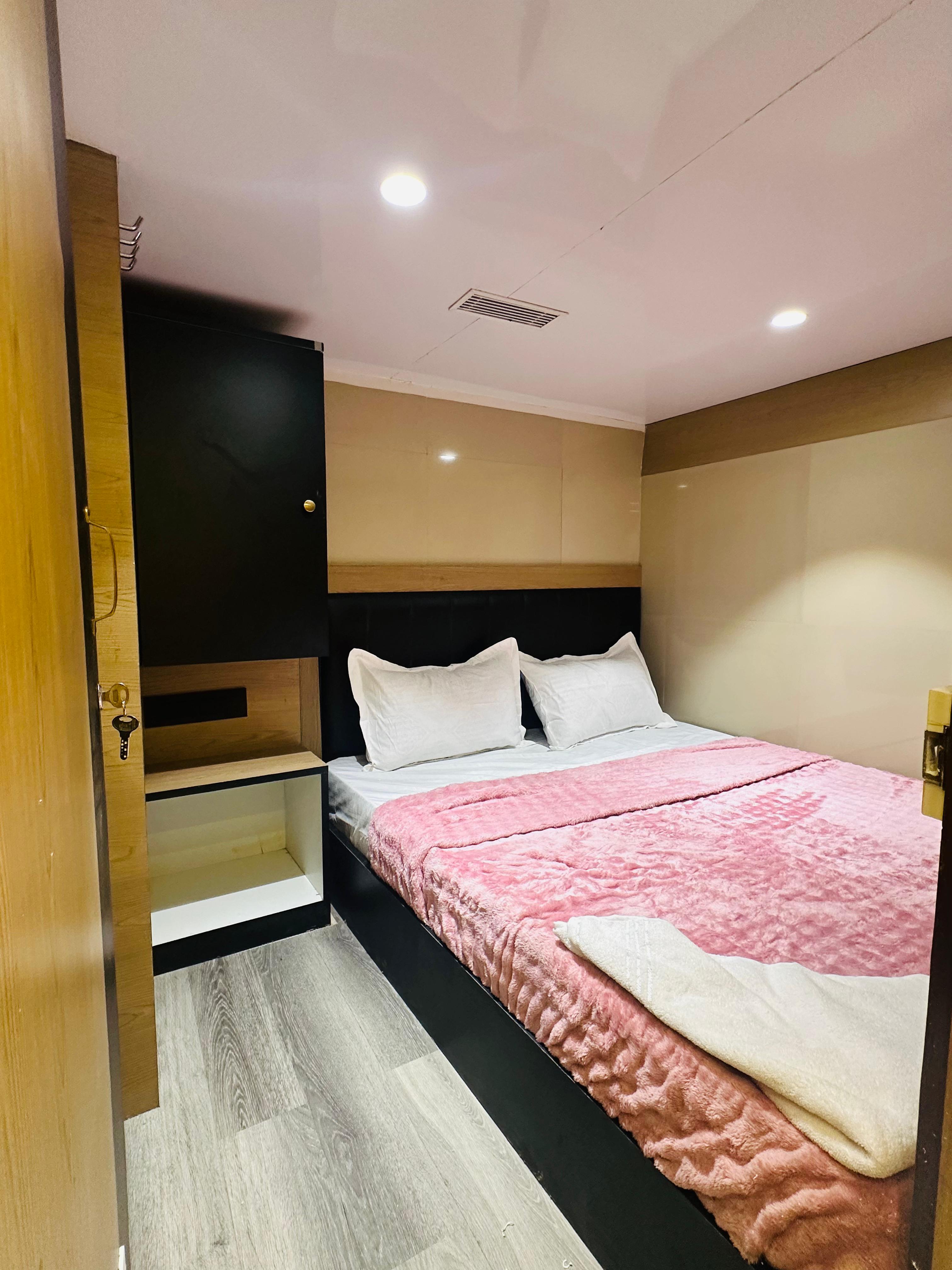 Yatri Fort Inn Cabins and Luxury Beds - Tap to explore photos