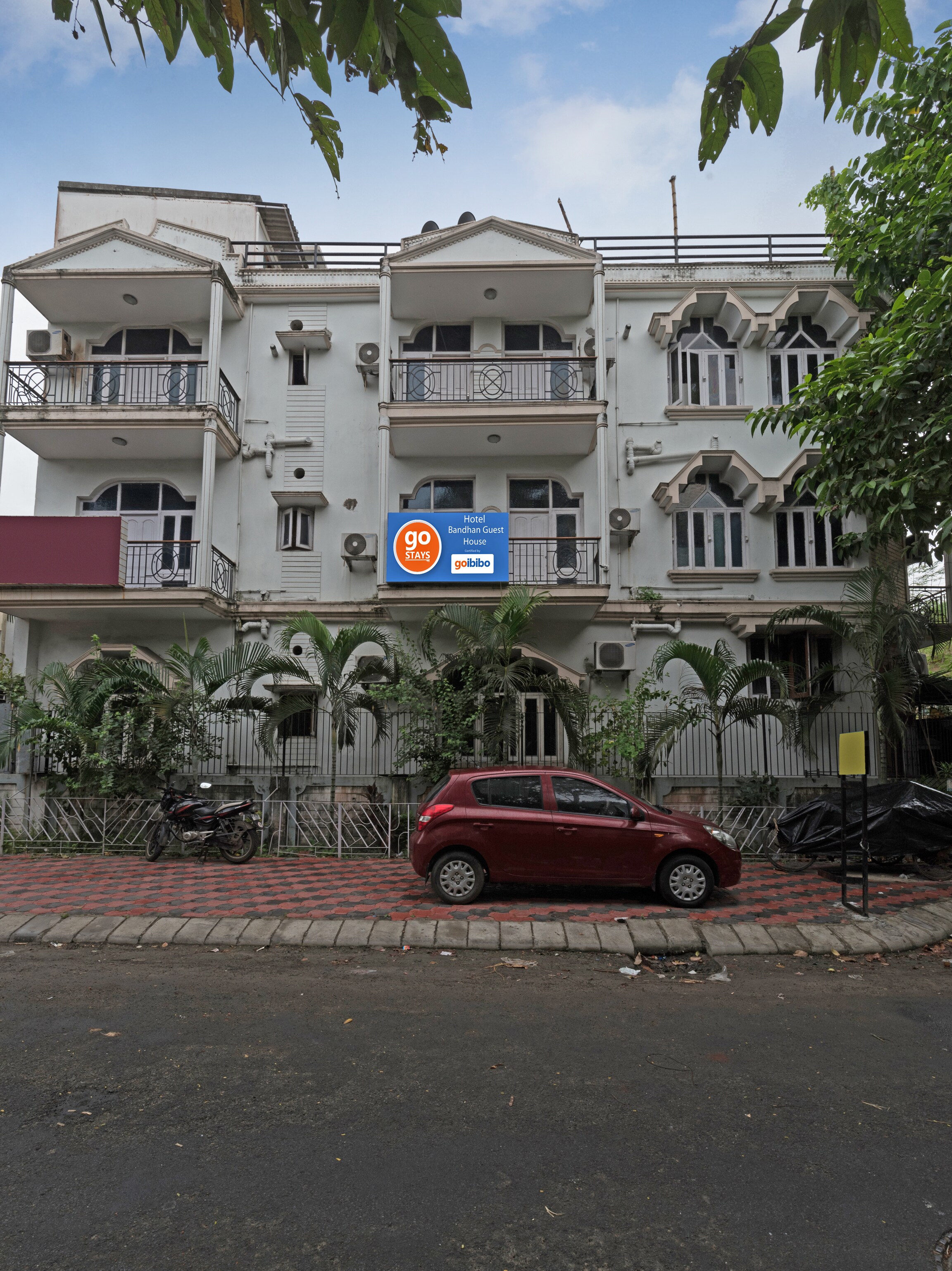 Bandhan Guest House - Tap to explore photos