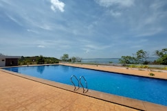 Serene 2bhk sea facing apartment in Dona Paula