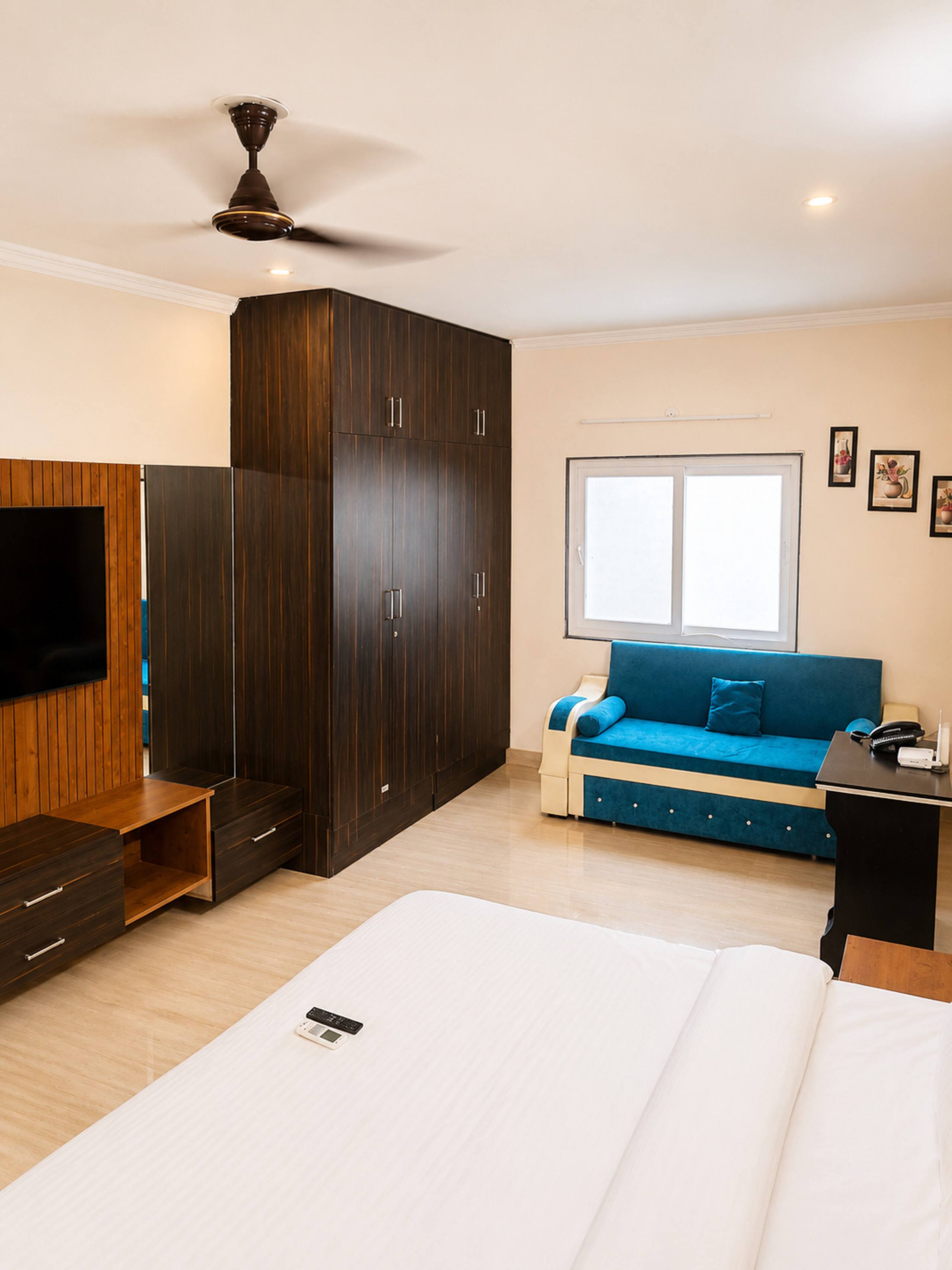 Luxury 2BHK Near Medanta Medicity The WHITE CASA - Tap to explore photos