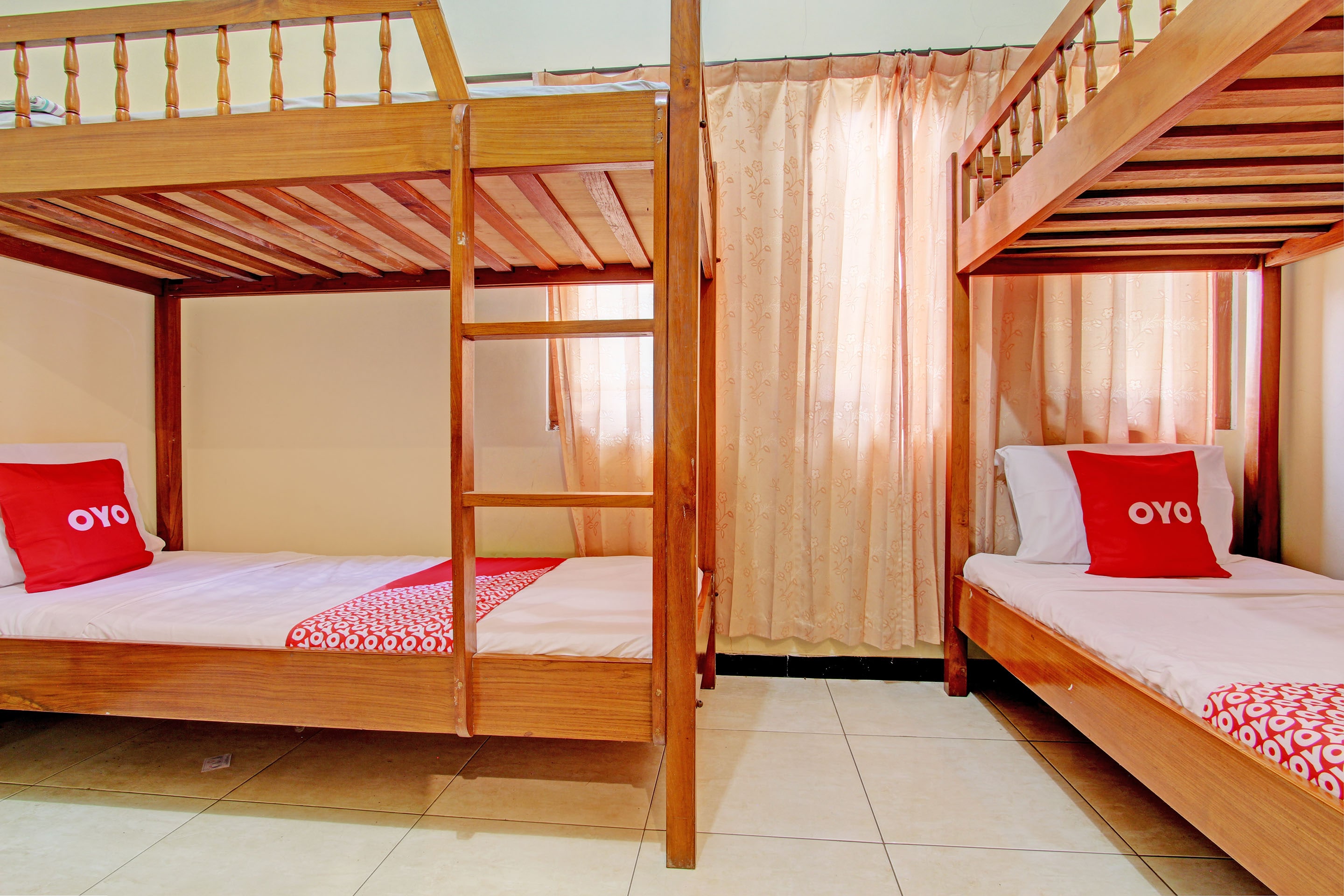Hotel O Mtc Bunk Bed - Tap to explore photos