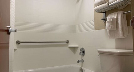 BEST WESTERN EL RENO Room Type - 2 Queen Beds, Non-Smoking, Downstairs, Bathtub, Microwave And Refrigerator, Full Breakfast BEST WESTERN EL RENO Room Type - 2 Queen Beds, Non-Smoking, Downstairs, Bathtub, Microwave And Refrigerator, Full Breakfast