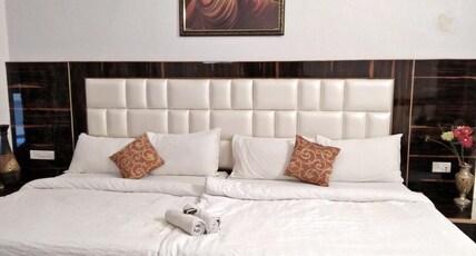 Hotel Shanti ,Mount abu ( 550 meters from Nakki lake ) Room Type - Four Bed AC Room Hotel Shanti ,Mount abu ( 550 meters from Nakki lake ) Room Type - Four Bed AC Room
