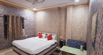 Hotel Mahaveer International Room Type - Deluxe Premium Double Bedroom