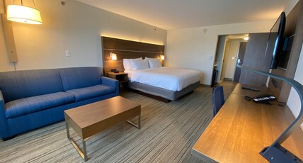 Holiday Inn Express BOSTON Room Type - 1 King Bed Standard