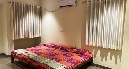 WESTERN GRACE HOLIDAY HOMES Room Type - Standard  NonAC Room