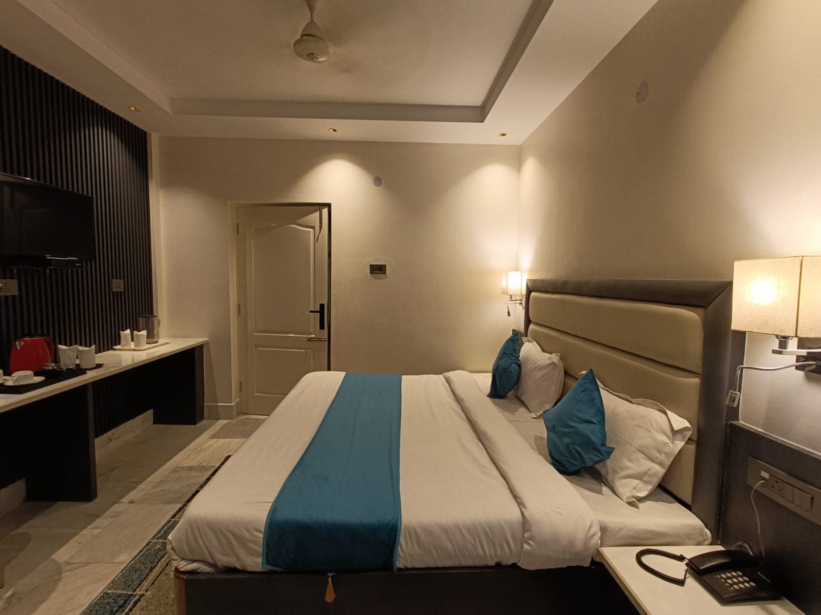 Hotel Mahadev Hills - Tap to explore photos