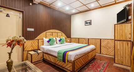 Treebo Greenland, Mall Road Room Type - Spacious Premium Room