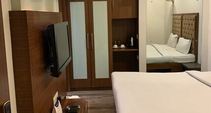 Hotel Mohan Continental Room Type - Standard King Bed Room