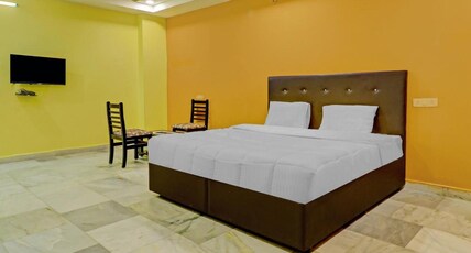 HOTEL ARUNA DWARAKA Room Type - STANDARD AC ROOM