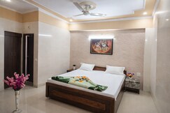 - SHRI HARIVANSH SEWA KUNJ near Banke Bihari Temple Vrindavan