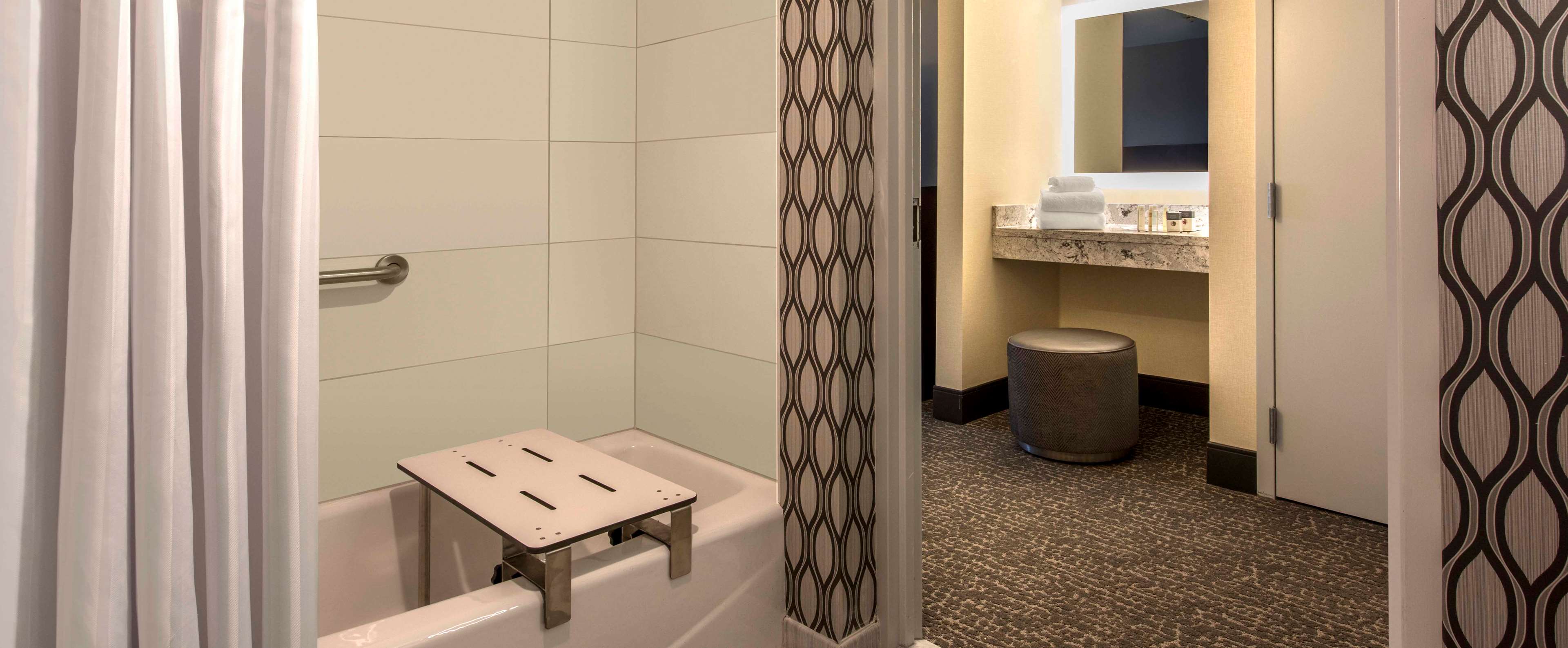DoubleTree by Hilton Chicago - Schaumburg - Tap to explore photos