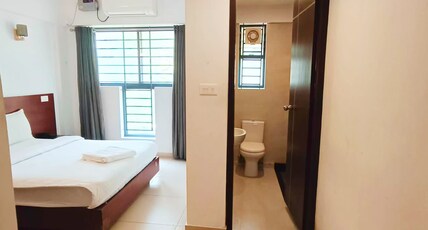 FOUR SQUARES INN Room Type - Classic Room AC