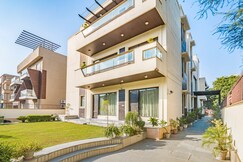 Royal Residence Cyber city